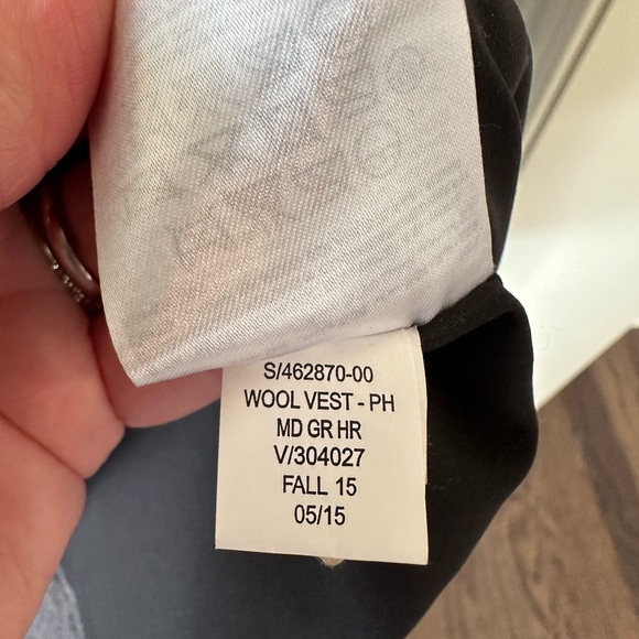 ✨NWT✨ BANANA REPUBLIC WOMEN'S
HERRINGBONE ASYMMETRICAL ZIP WOOL VEST MEDIUM - Picture 13 of 14